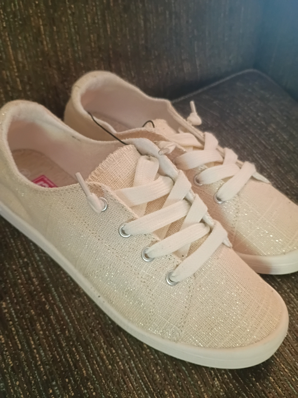 Pop Highbar White 9.5 Women’s Cream Sneakers Memory Foam Lace Back Comfortable